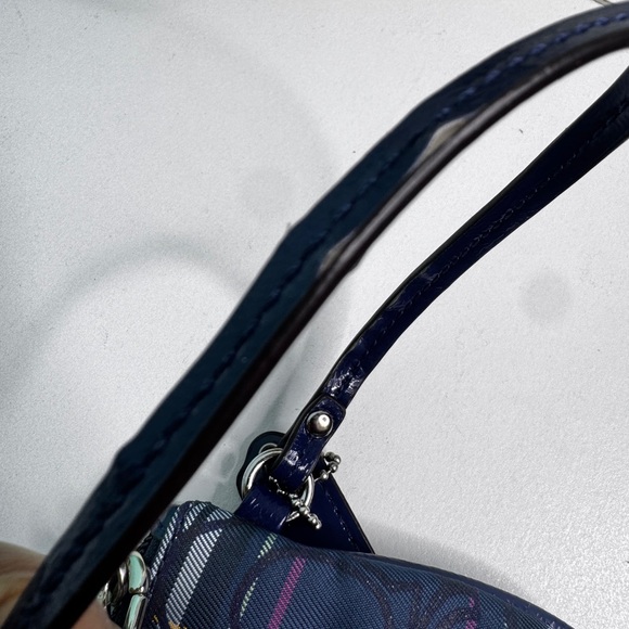 Coach Poppy Wristlet - Picture 6 of 8